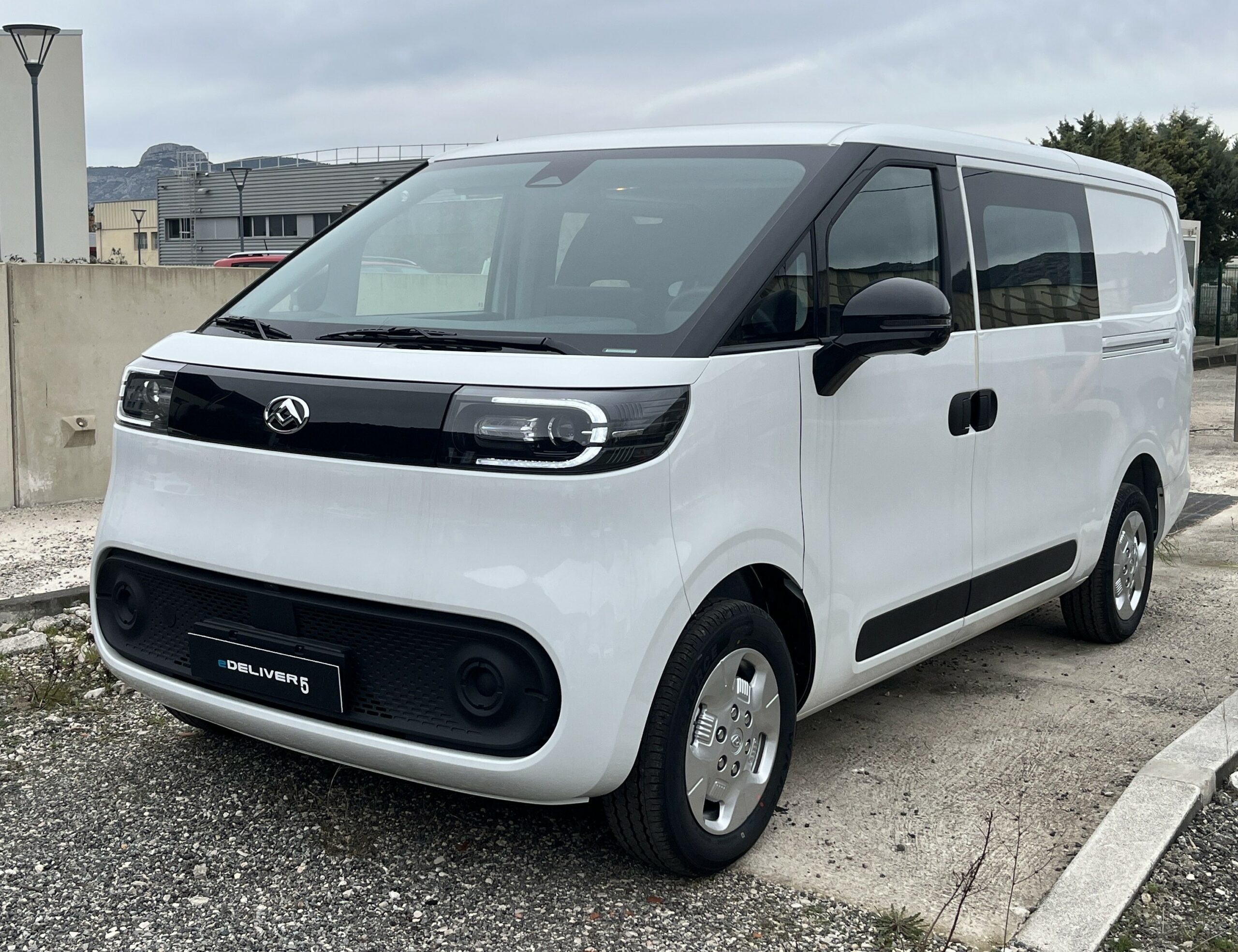 MAXUS-E-DELIVER5 CABINE APPROFONDIE-E-DELIVER5 CABINE APPROFONDIE L1H1 64 KWH--31200-10-roure-automobiles