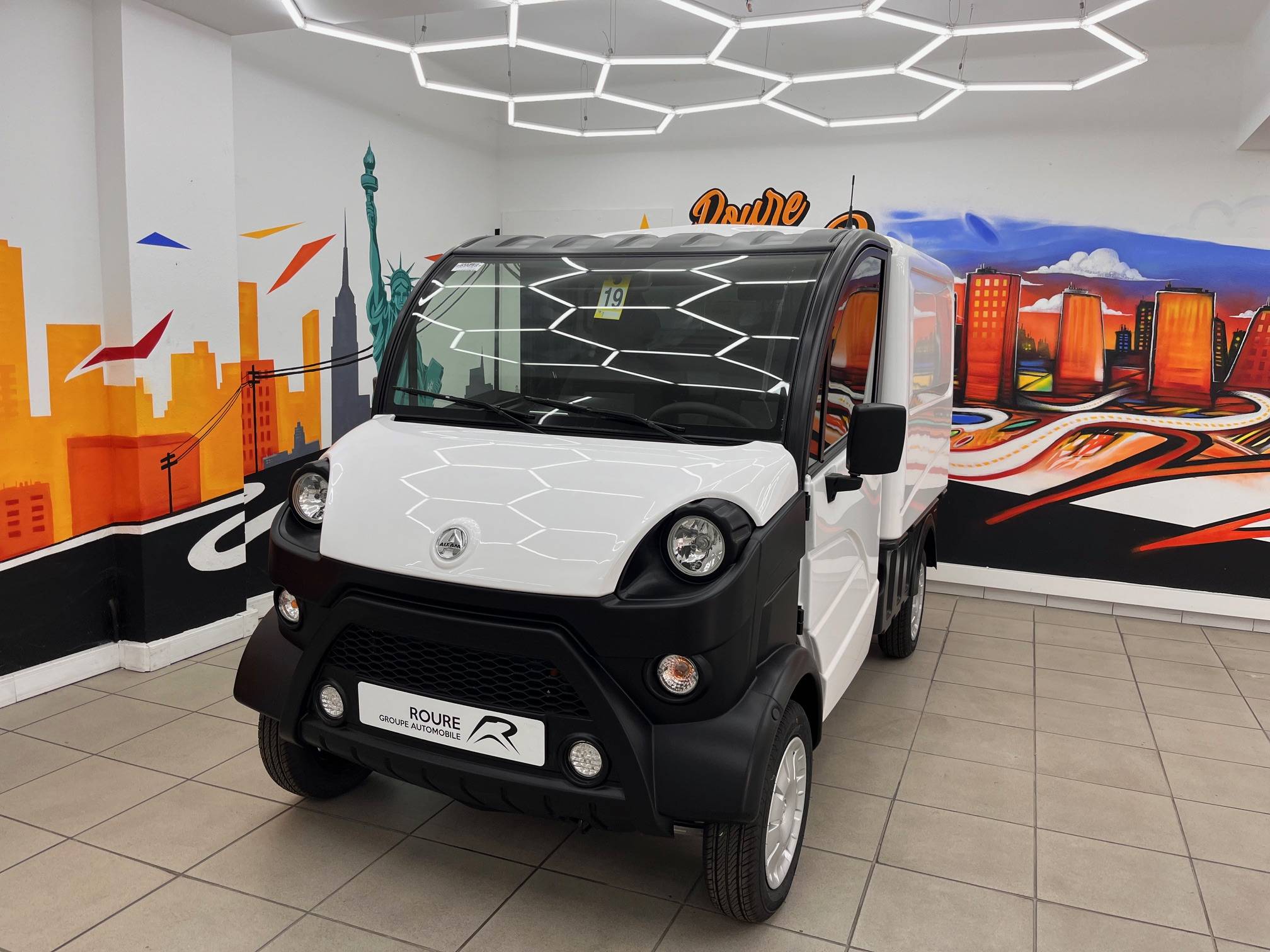 AIXAM-E-TRUCK-L6e-ELEC FOURGON 48v-14990-100-roure-automobiles