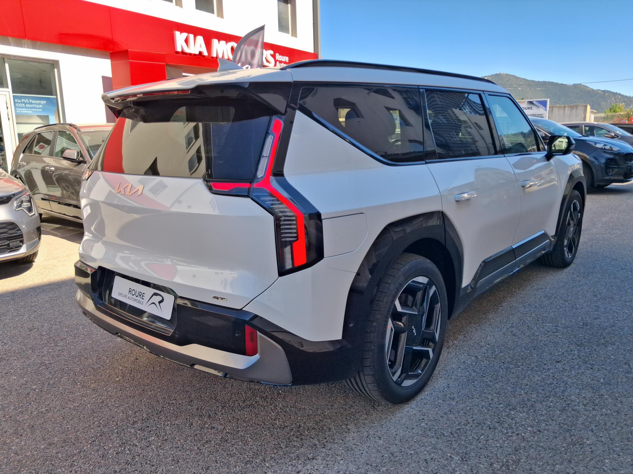 KIA-EV9-EV9 99.8 kWh 508 ch Autonomie Longue AWD-GT-74990-10-roure-automobiles